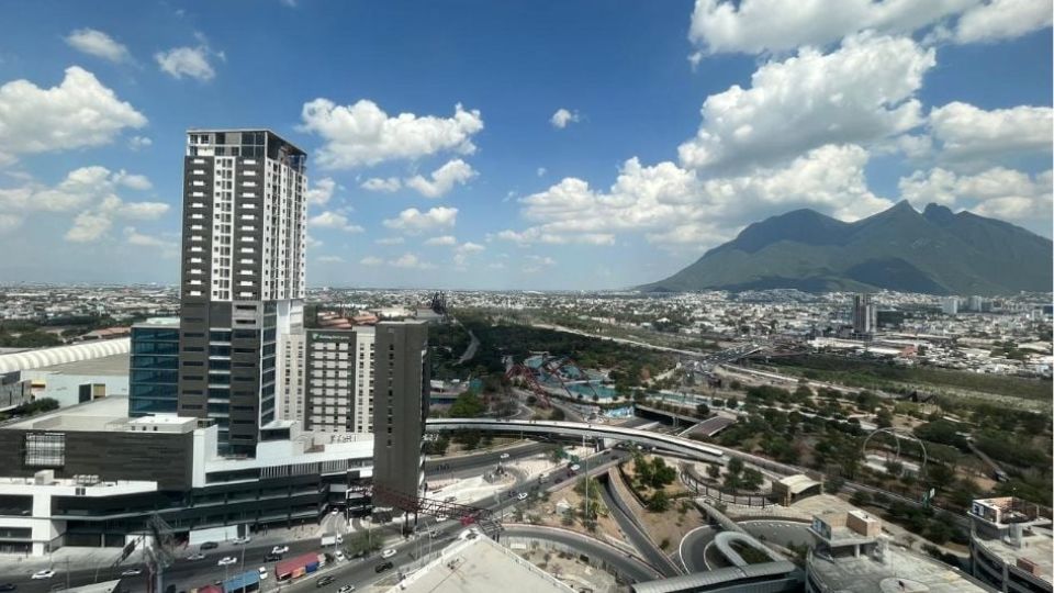 Vista desde una zona del centro de la ciudad de Monterrey.