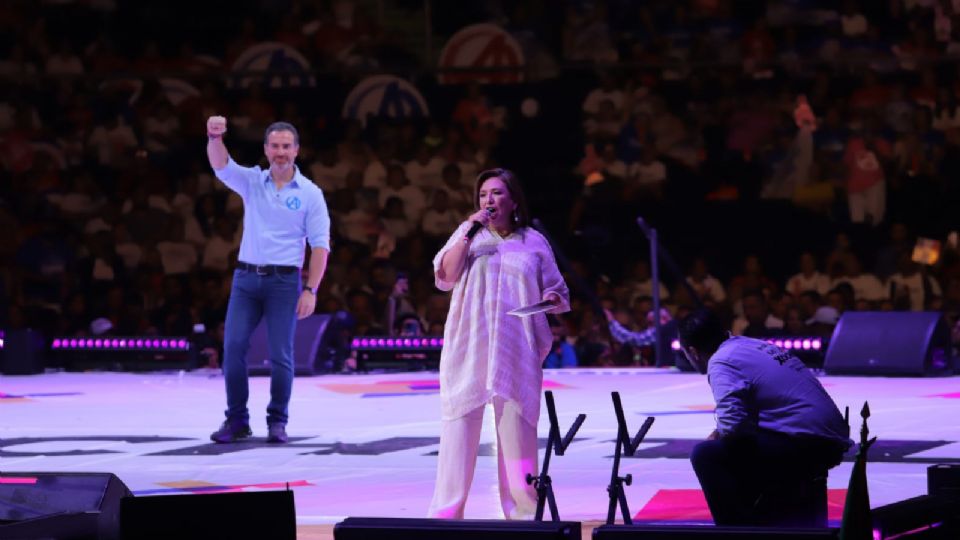 El cierre de campaña de Xóchitl Gálvez es celebrado en la Arena Monterrey.