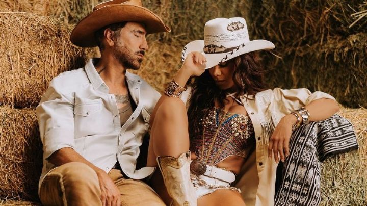 Alejandro Fernández invita a Anitta a cantar juntos en un palenque