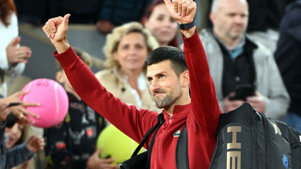 Novak Djokovic reacciona después de ganar su partido de segunda ronda contra Roberto Carballes Baena de España.