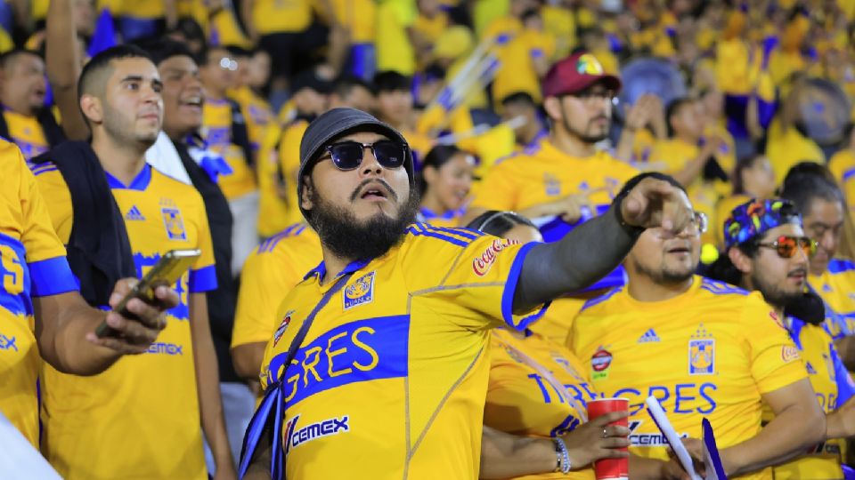 Aficionados de Tigres durante un partido en el Clausura 2024