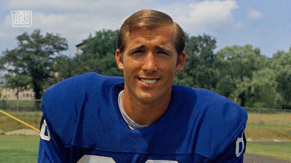 Aaron Thomas, ala cerrada leyenda de los New York Giants, falleció en su casa a los 83 años de edad debido a una enfermedad.