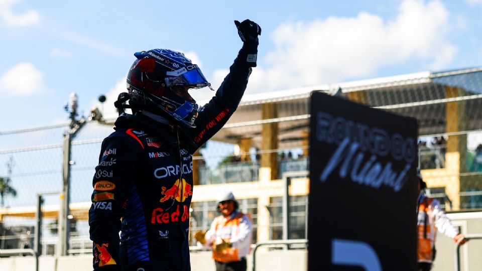 Max Verstappen consigue la pole position en el Gran Premio de Miami y va por su tercera victoria en el circuito.