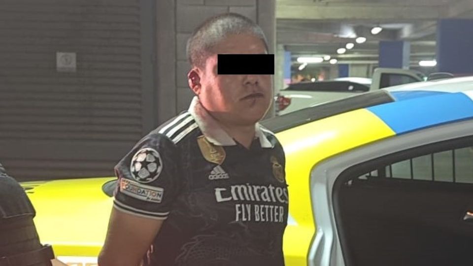 Hombre detenido por robo a vehículo estacionado