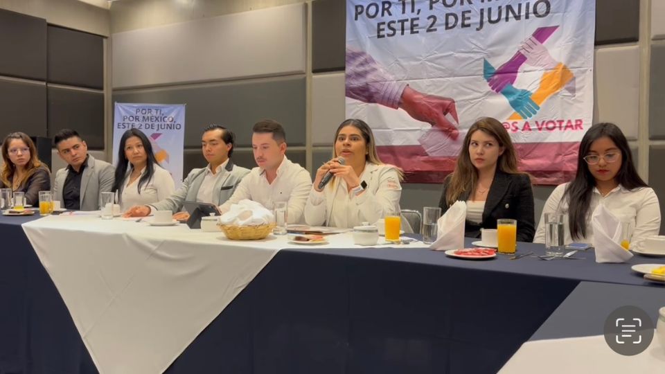 Movimiento Juvenil Todos a Votar en rueda de prensa