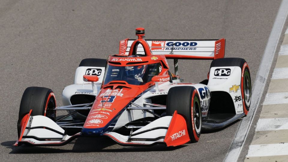 El equipo de IndyCar suspende a cuatro miembros por usar un sistema ilegal que les daba ventaja.