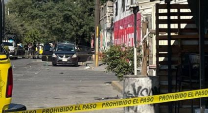 Hombres armados ejecutan a menor de edad y adulto en Monterrey