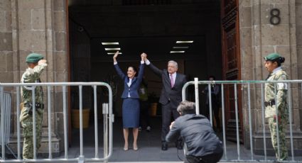 AMLO recibe a Claudia Sheinbaum en Palacio Nacional; inicia transición