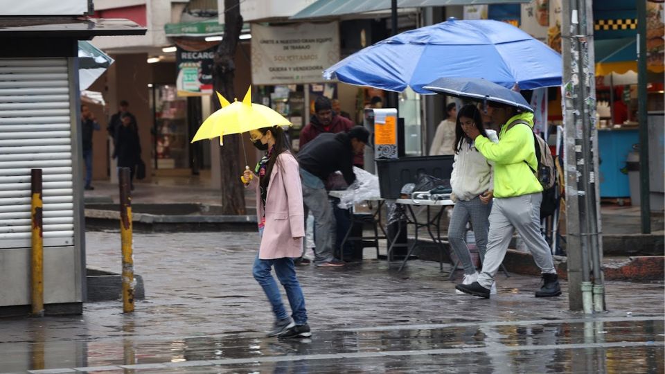 Lluvia en el centro de Monterrey