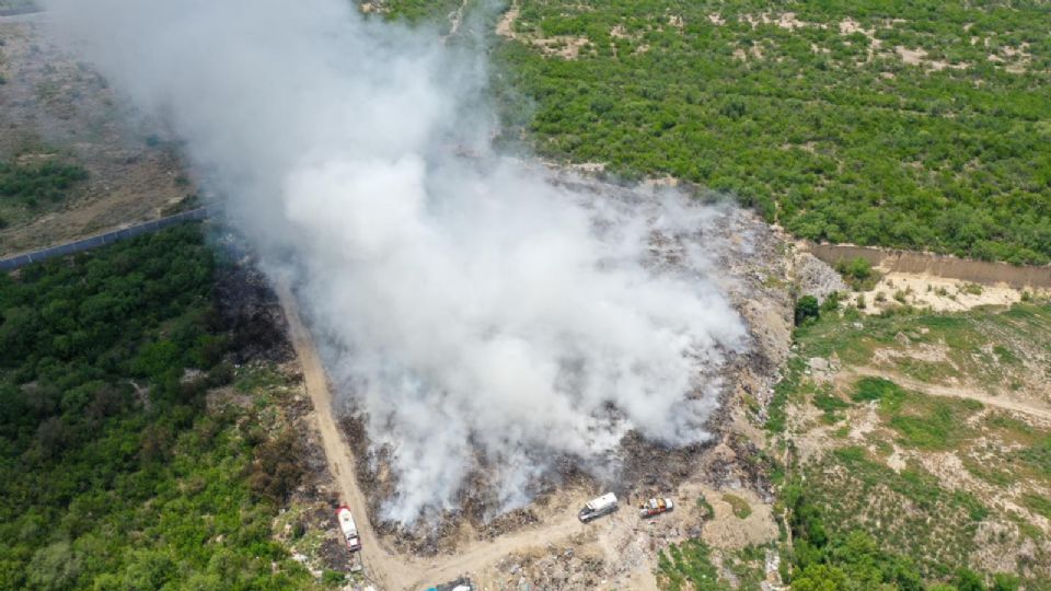 Incendio de basurero en Pesquería, Nuevo León.