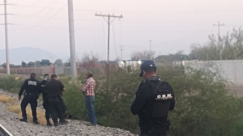 Tren atropella a dos hombres en Coahuila