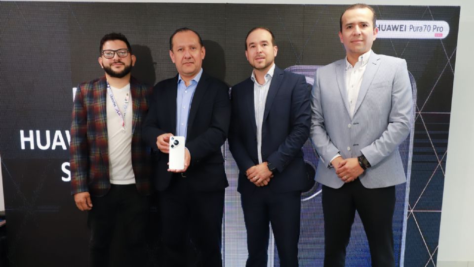 El lanzamiento del equipo se realizó en el Centro de Atención a Clientes Telcel en Calzada San Pedro.