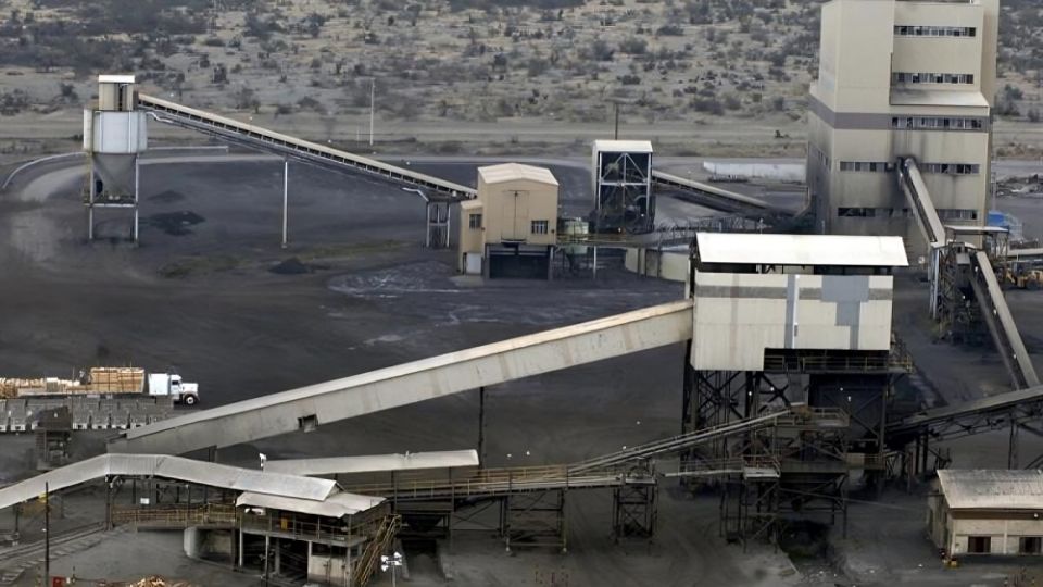 Autoridades localizan restos de mineros tras explosión ocurrida en 2006 en Coahuila