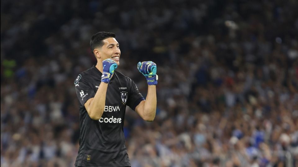 Al arquero de Rayados, Esteban Andrada, le resta todavía un año de contrato con el equipo