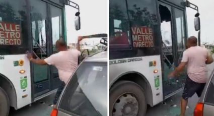 Video: Hombre pelea y rompe puerta de ruta urbana con machete, en Monterrey