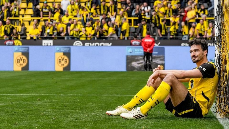 El legendario central alemán, Mats Hummels, pone fin a su segunda etapa en el Borussia Dortmund y deja un legado imborrable.