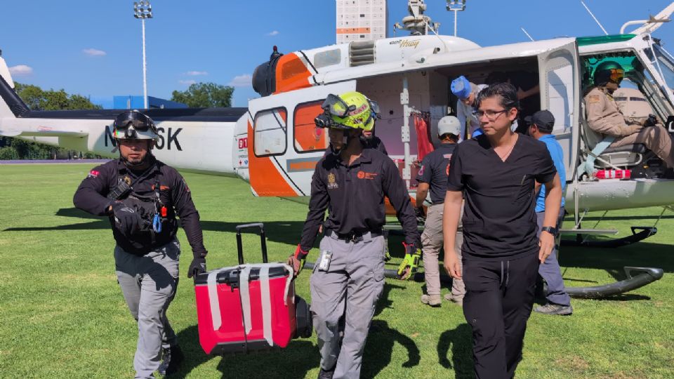 Trasladan en helicóptero un corazón para trasplante en Monterrey.