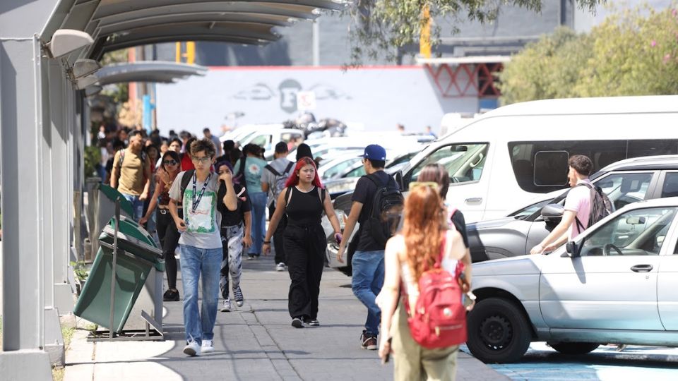 Alumnos de la UANL