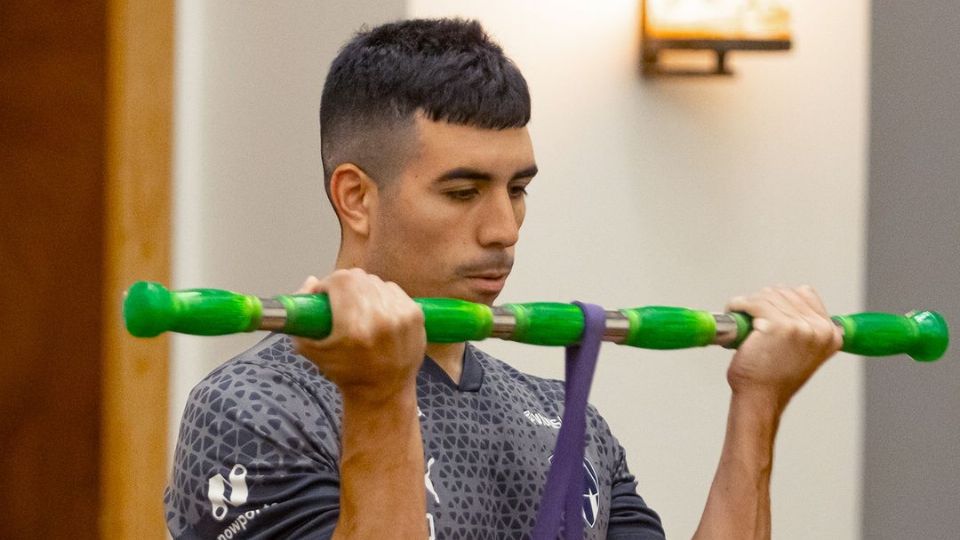 Jorge Rodríguez, jugador de Rayados, durante una sesión de entrenamiento