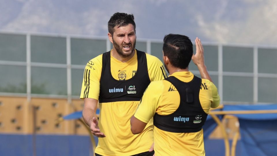 Gignac anotó un doblete en el partido amistoso contra Correcaminos celebrado en el Polideportivo de la UANL