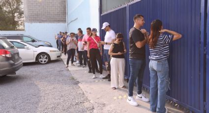 Puerta soldada impiden que abran casilla y votantes esperan hasta 2 horas en Santa Catarina