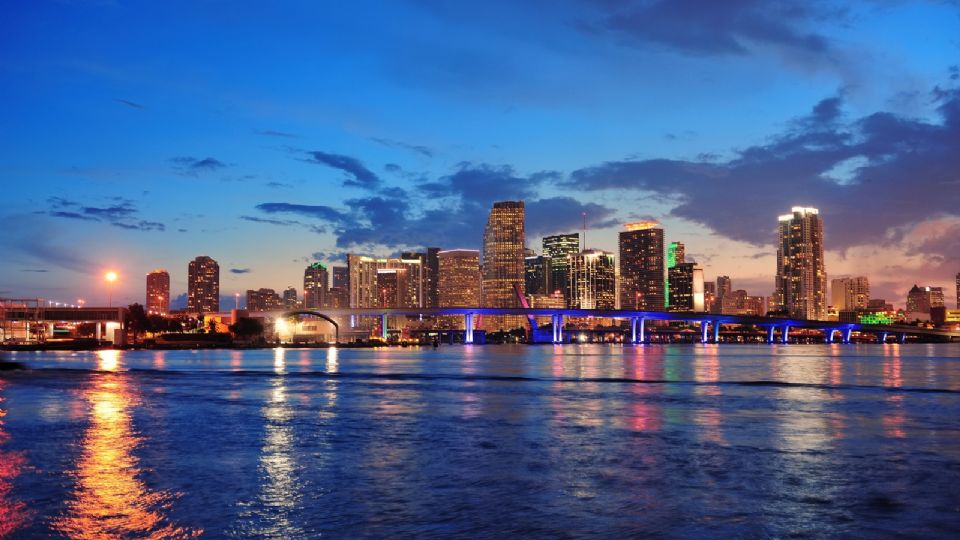 Esta ciudad se caracteriza por su clima tropical, sus playas, colores y sabores.