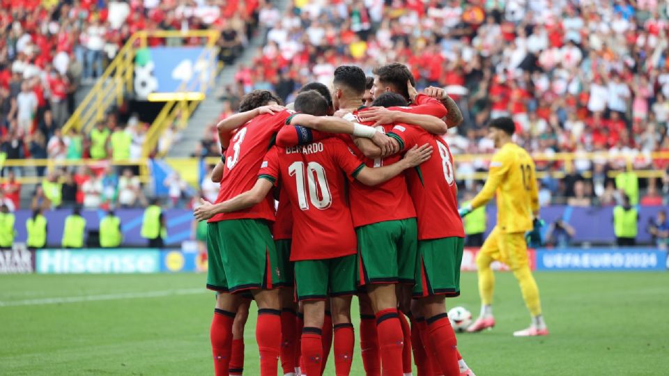 Los jugadores de Portugal celebran un gol durante el partido del grupo F de la EURO 2024 entre Turquía y Portugal.