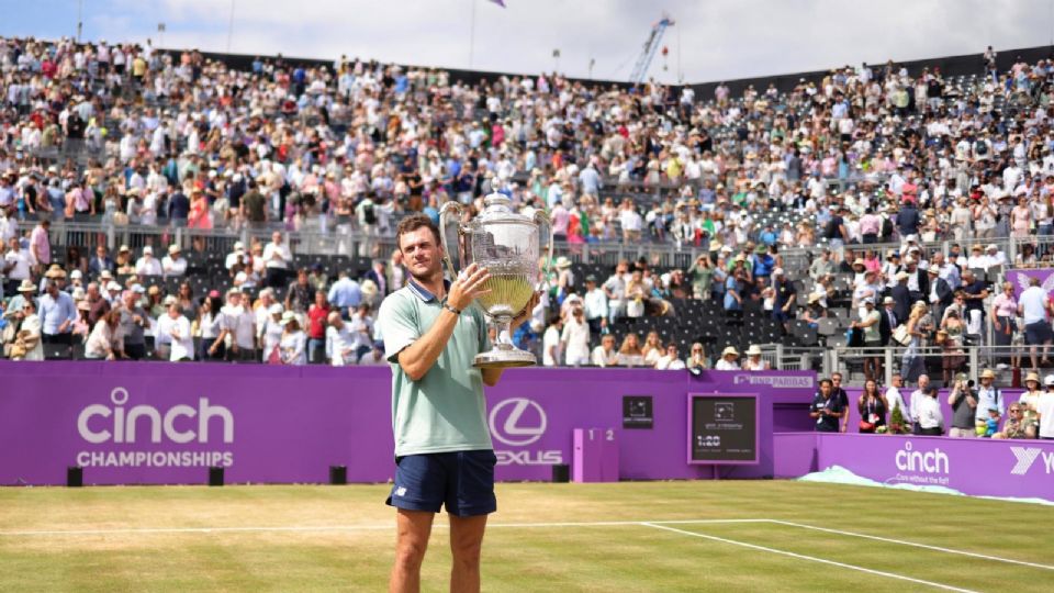 Tommy Paul se corona en Queen's previo a Wimbledon.