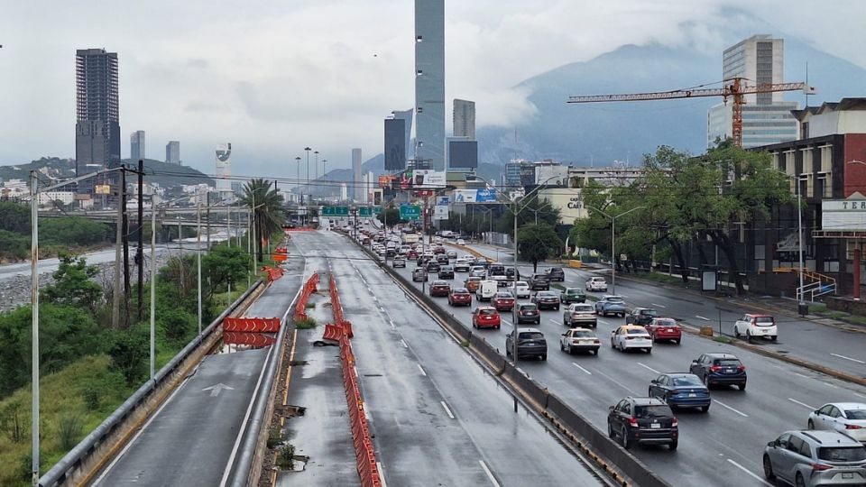 Avenida Constitución entorpecida por el tráfico