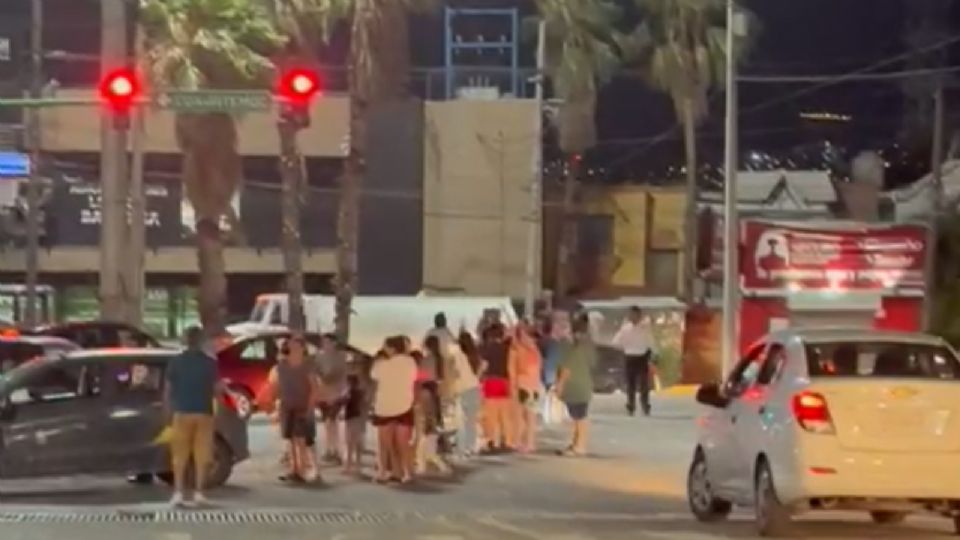 Bloqueo de vecinos en Santa Catarina.