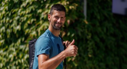 Novak Djokovic afina y apunta a Wimbledon