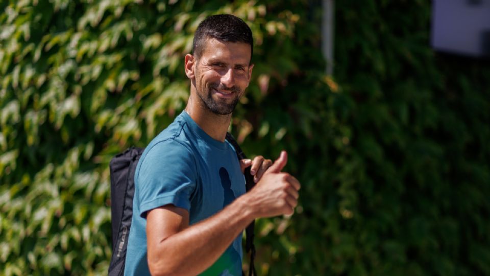 Novak Djokovic busca recuperar la corona que perdió el año pasado y alcanzar los ocho títulos en Wimbledon