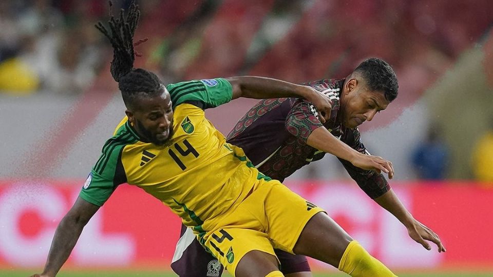 Luis Romo, jugador de Rayados, durante el partido de la Selección Mexicana ante Jamaica en la Copa América