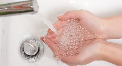 ¿Qué no y qué sí hacer con el agua turbia en casa?