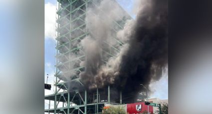 Se incendia el edificio ‘que nunca terminaron’ en el centro de Monterrey