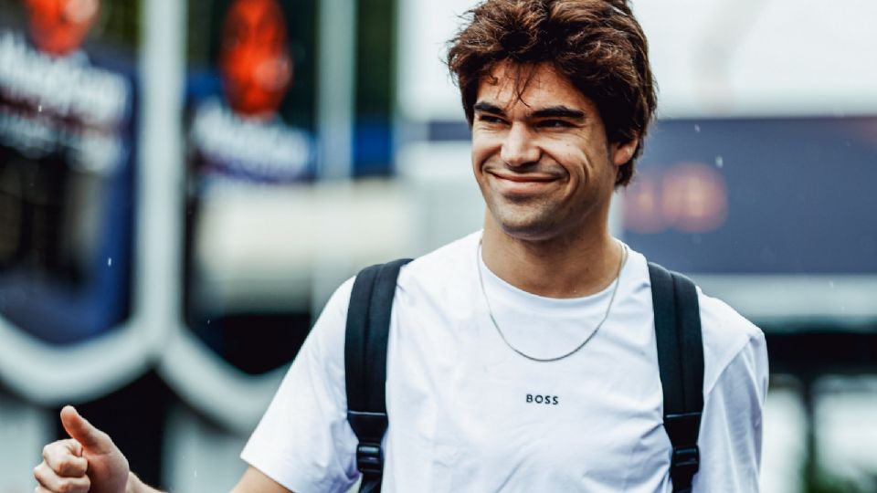 Lance Stroll seguirá en Aston Martin junto a Fernando Alonso.