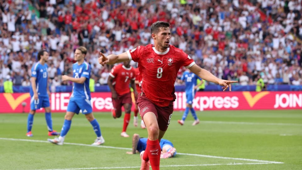 Remo Freuler abrió el marcador para la nación de los Alpes sobre Italia.