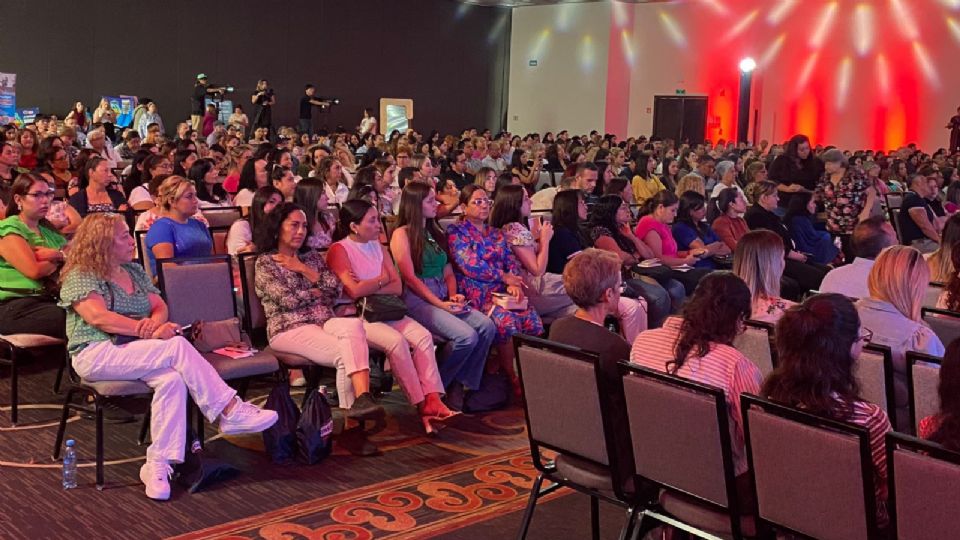 Asistentes al evento el “Foro del Bienestar Conexión Yakult” .