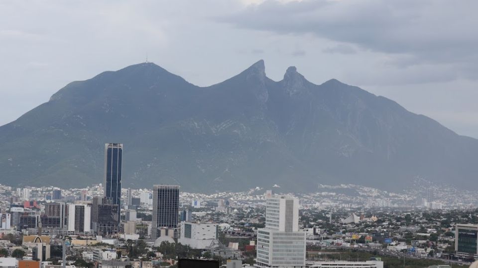 Nubes sobre el Cerro de la Silla |