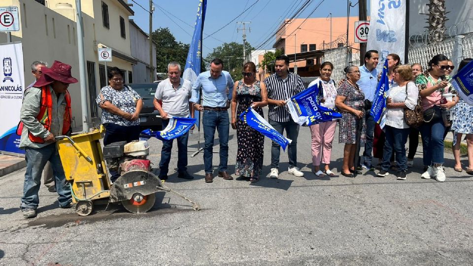 San Nicolás arrancó los trabajos de rehabilitación de calles de la Colonia Centro, donde estarán interviniendo más de 50 mil metros cuadrados.