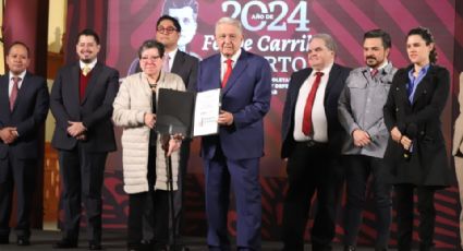 AMLO entrega primer pago de Fondo de Pensiones a 249 jubilados