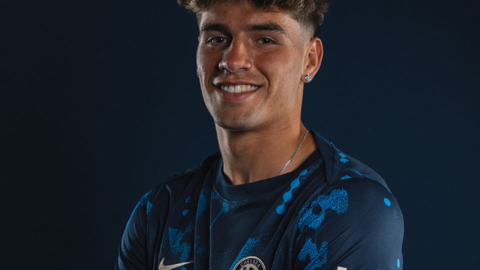 El Chelsea ha anunciado la incorporación del joven delantero español Marc Guiu, quien llega procedente del FC Barcelona.