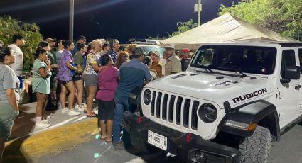 Protestan en La Huasteca por no poder entrar a reparar sus viviendas; detienen a 2