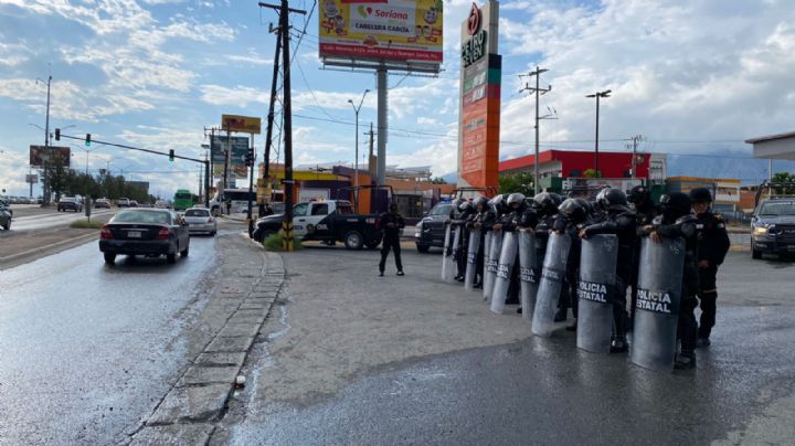Fuerza Civil llega a la avenida Heberto Castillo para impedir bloqueo de vecinos
