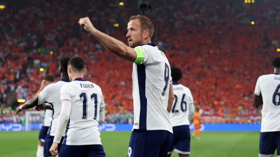 Harry Kane de Inglaterra celebra el gol del 1-1 durante la UEFA EURO 2024.