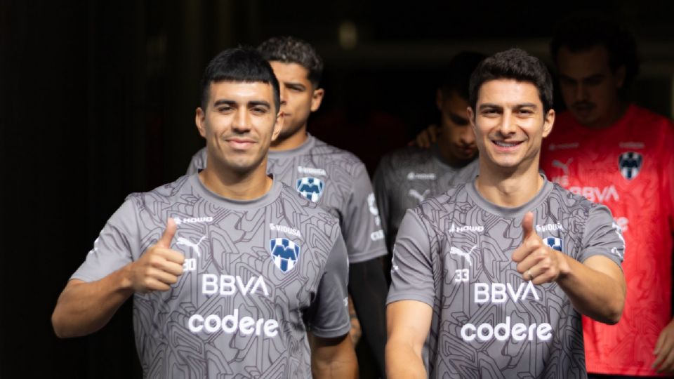 'Corcho' Rodríguez y Stefan Medina salen a entrenar a la cancha del Estadio BBVA de cara al duelo ante Cruz Azul