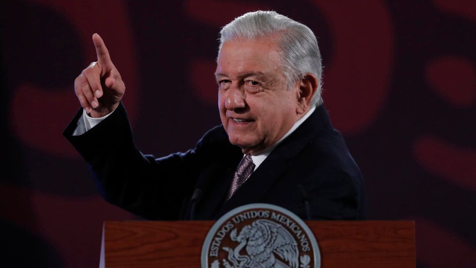 Andrés Manuel López Obrador, habla durante una rueda de prensa este martes | EFE/ Mario Guzmán