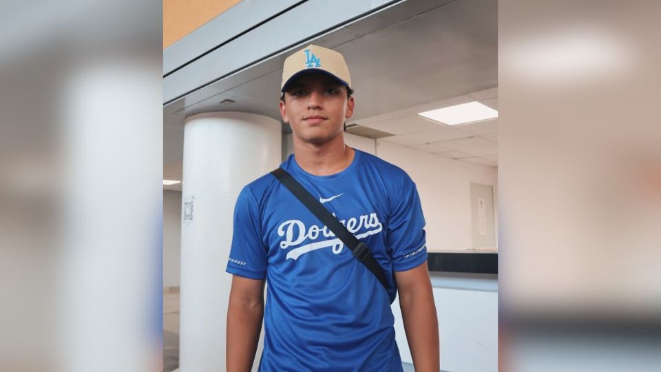 Ezequiel Rivera, joven talento mexicano de 14 años, firmó contrato con Los Ángeles Dodgers de la MLB.