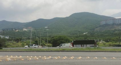 Atropellan a peatón en la Carretera Nacional y colapsa vialidad