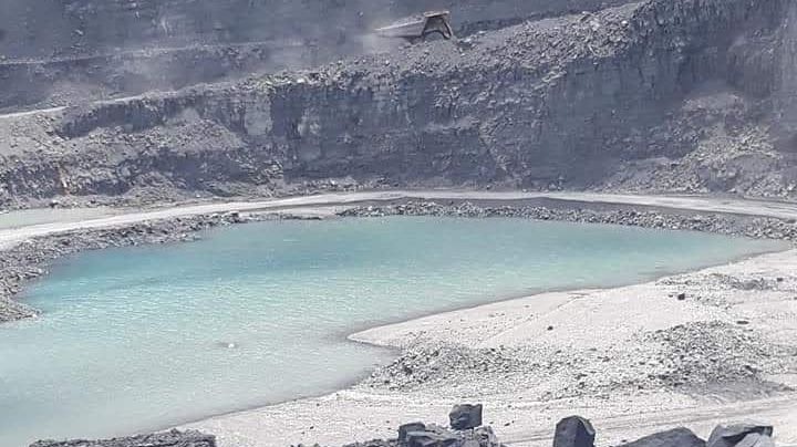 Muere hombre tras caer a pozo de agua mientras operaba retroexcavadora en Cerralvo